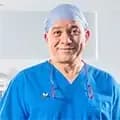 Portrait du Dr Taher Djemal, chirurgien esthétique en Tunisie